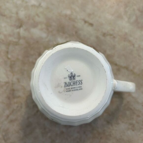 Duchess Bone English China Teacup - Picture 5 of 6